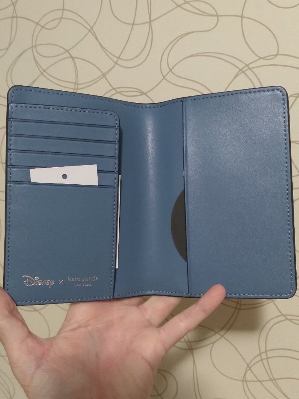 Kate Spade Alice in Wonderland Passport - Picture 3 of 5